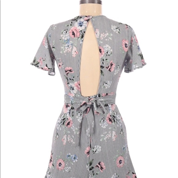 Crystal Doll juniors size 7 flirty striped romper - Picture 3 of 6